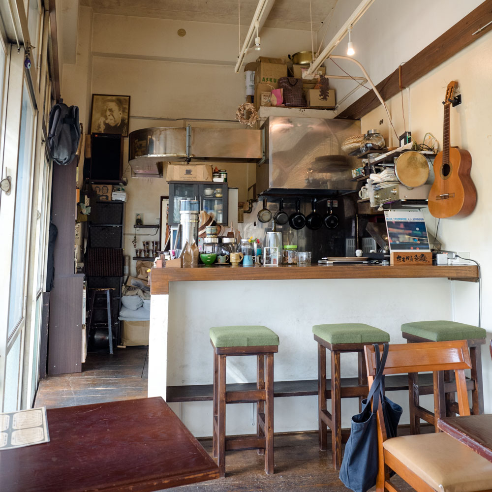 たそかれ珈琲店内
