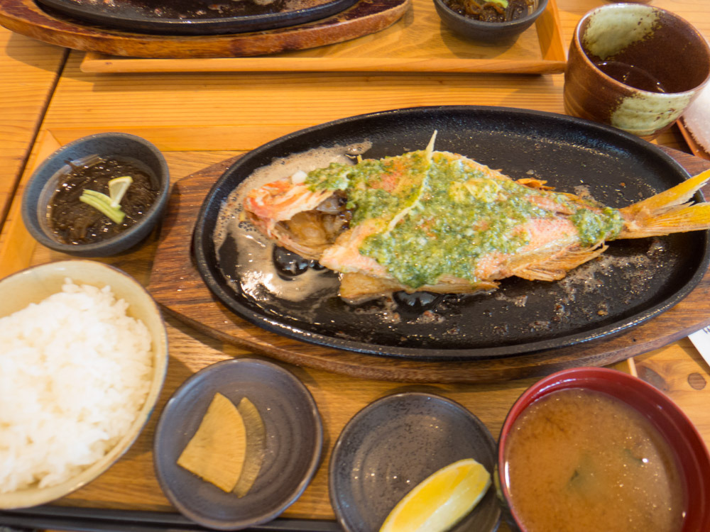 沖縄の魚が楽しめる定食屋 糸満漁民食堂 Oday