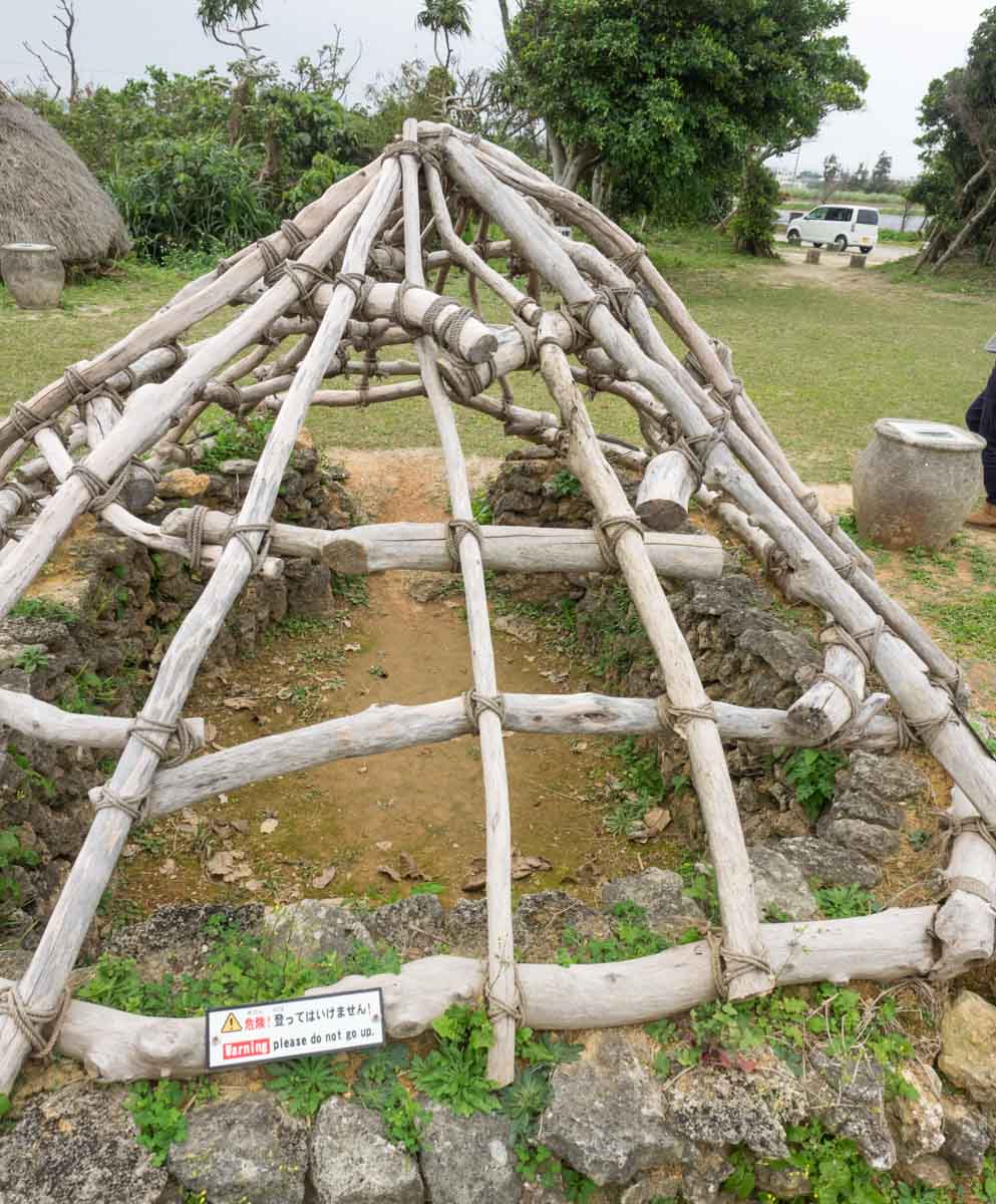 伊計島 イチの里 仲原遺跡 沖縄の縄文時代の竪穴式住居 Oday