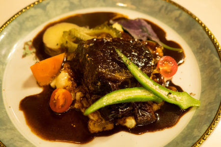 じっくり煮込まれたビーフシチュー
