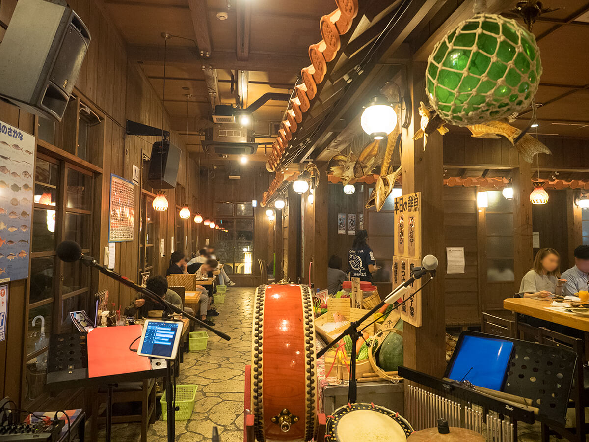 「ちぬまん（恩納サンセットモール名嘉真店）」で三線と沖縄料理を楽しむ ODAY