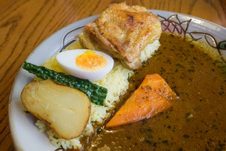 あじとやのキーマチキンカレー
