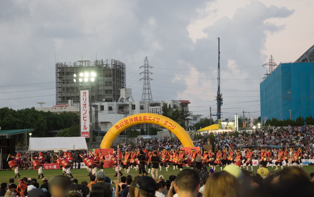 沖縄全島エイサーまつり のイベントに行ってみた 沖縄市が大盛り上がりでした