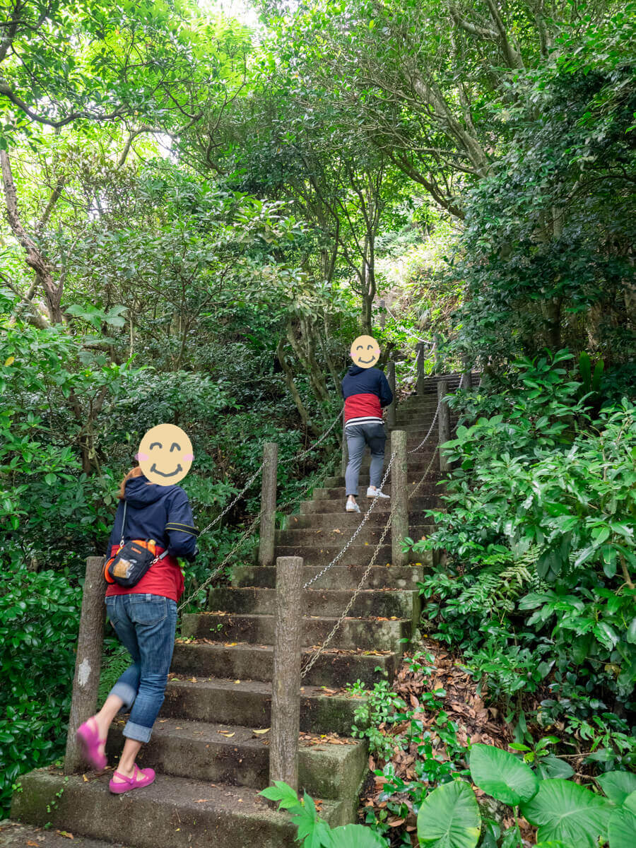 階段をのぼる