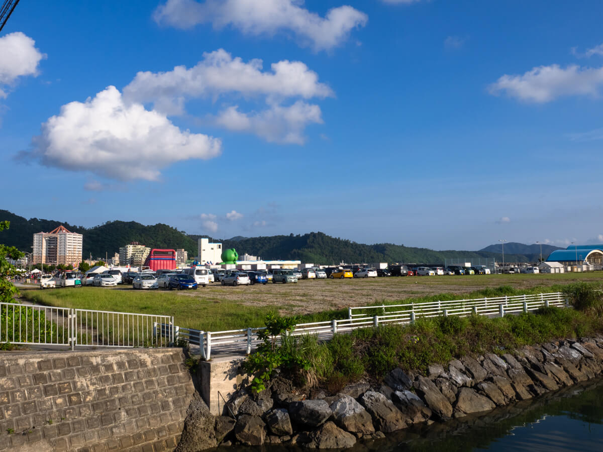 名護夏祭りにいってきました 間近に打ち上がる花火を オリオンビール片手に Oday