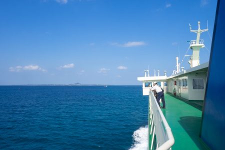 本部港から伊江島までのフェリー