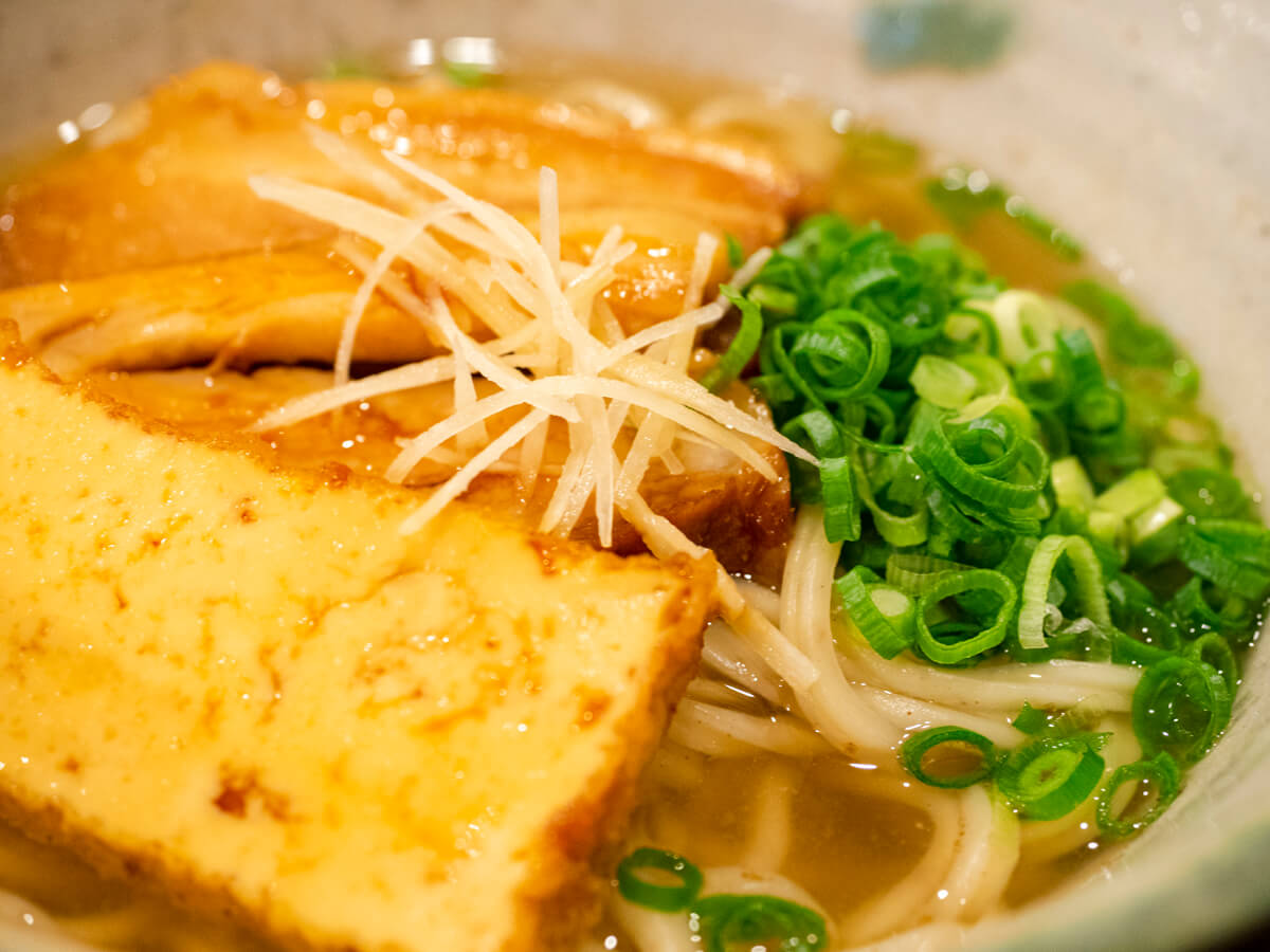 読谷 金月そば 香りのよい7つの魚介出汁スープと特製麺 Oday
