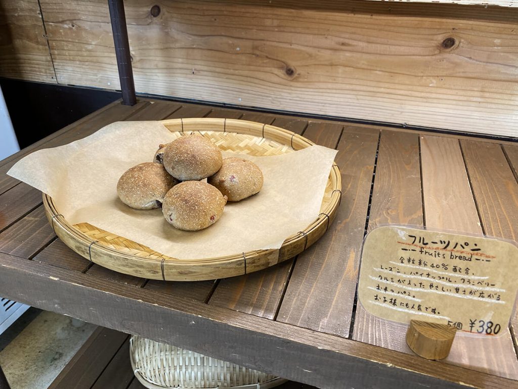 沖縄 天然酵母パンの老舗 八重岳ベーカリー 山の上のお店へ Oday